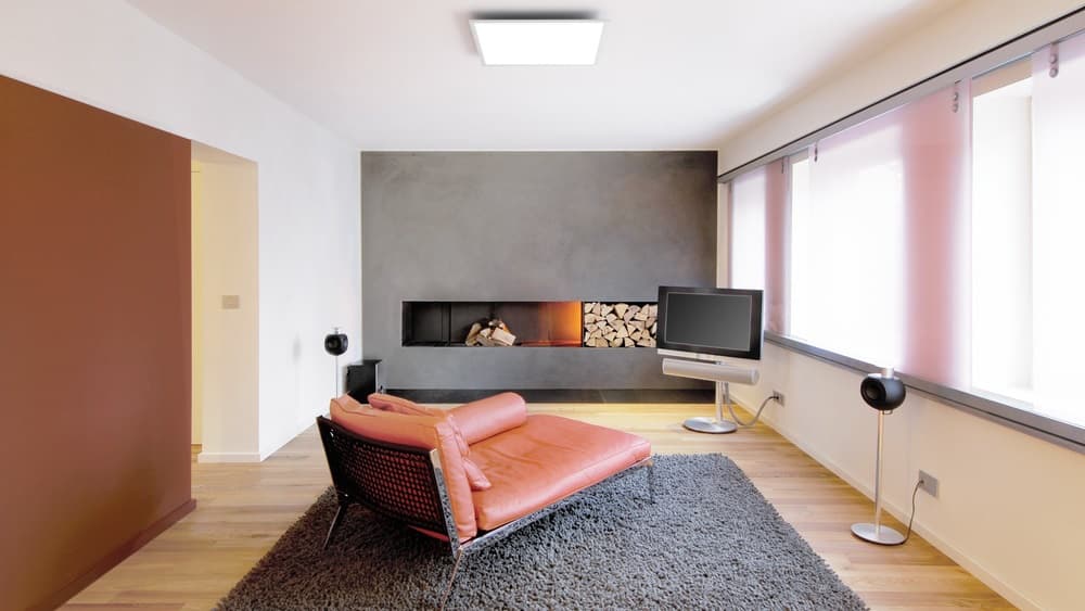 <p data-block-key="zmo9v">Plafondi tai paneelivalaisin tuo huoneeseen pehmeää ja tasaisesti jakautuvaa yleisvaloa.</p>