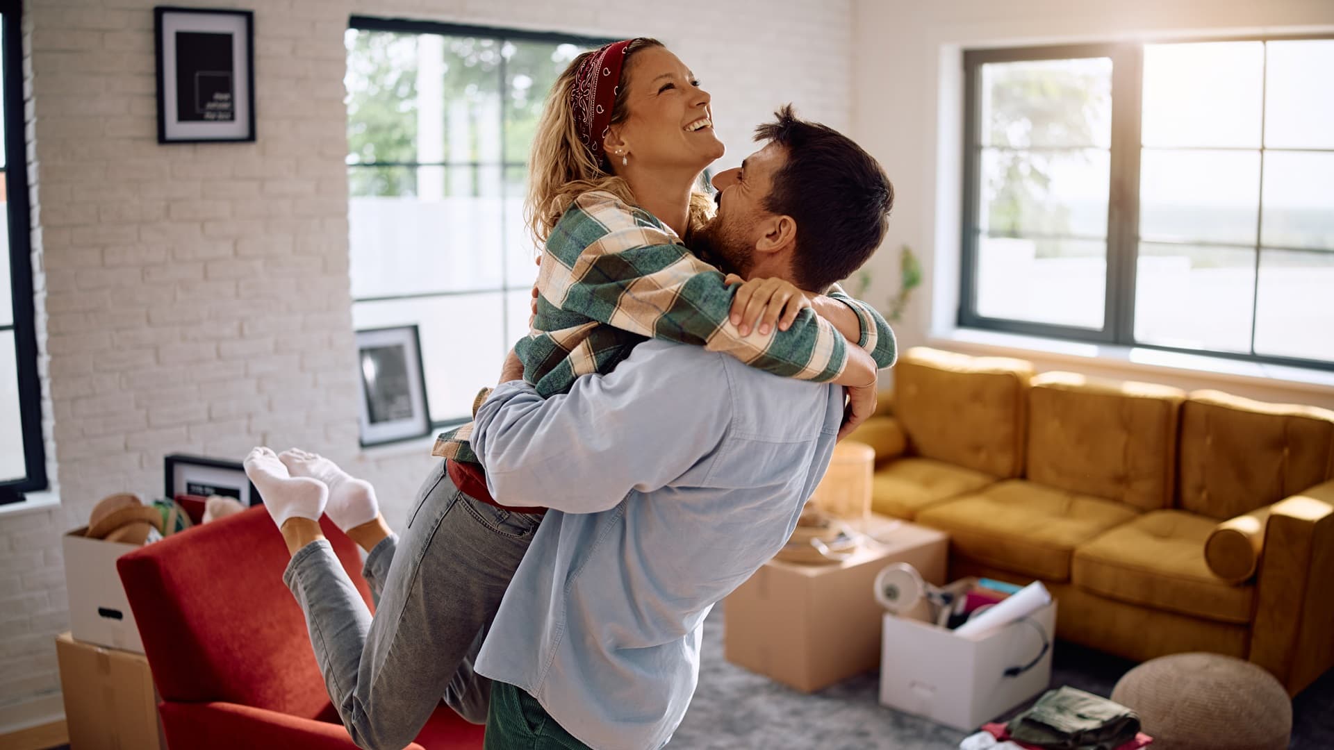 Rakentaminen kallistui, mutta voiko nyt silti säästää?