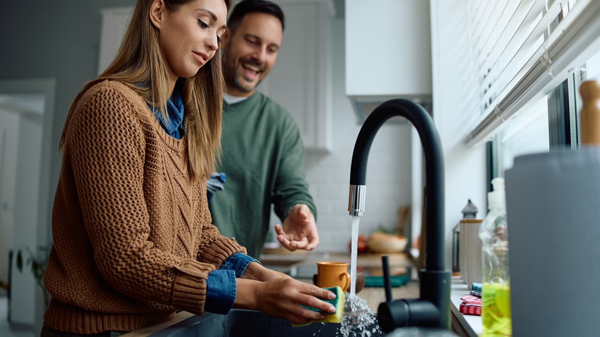 Lämmin käyttövesi näkyy taloyhtiön energialaskussa – näin vedenkulutusta voidaan pienentää