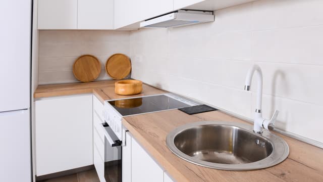 Uusi remontoitu keittiö