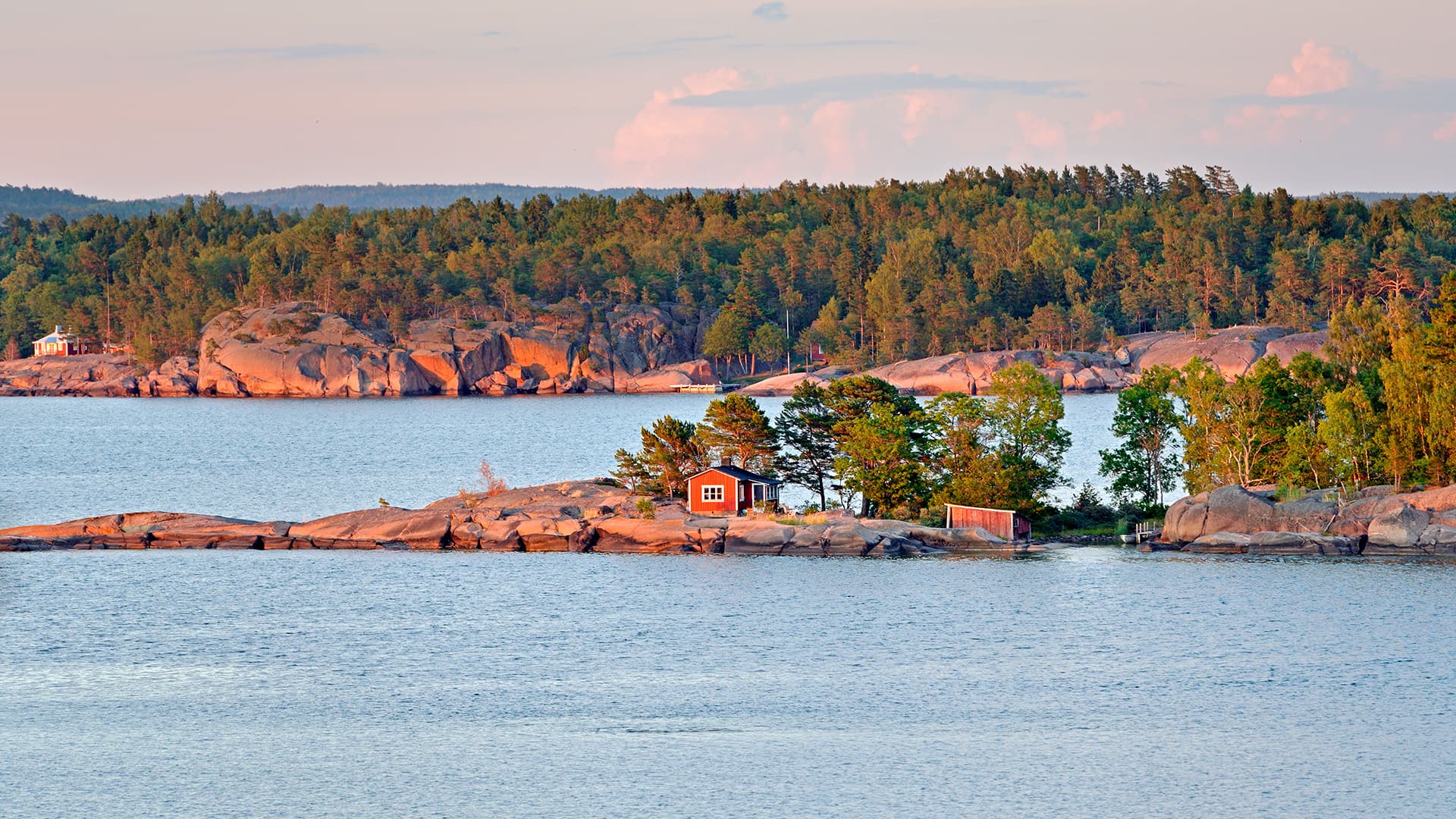 <p data-block-key="mxp5k">Seuraako kaupassa oikeuksia vesialueisiin? Miten saareen pääsee? Ovatko kulkuyhteyksiä, venevalkamaa ja parkkipaikkaa koskevat oikeudet olemassa? (Kuvituskuva Adobe Stock)</p>