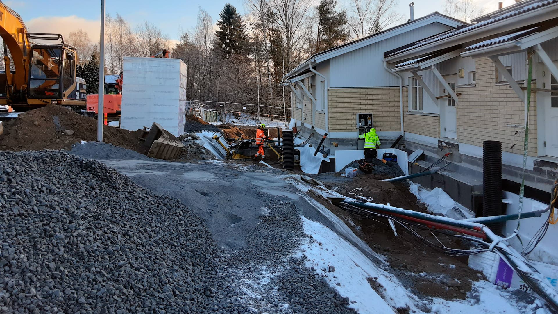 Kosteus on monelle 90-luvun rivitalolle hiljainen uhka – näin ongelma ratkaistiin pysyvästi