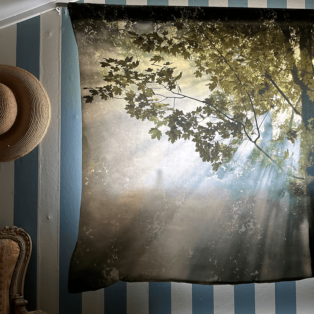 vanhasta kuvataulusta tehty verho