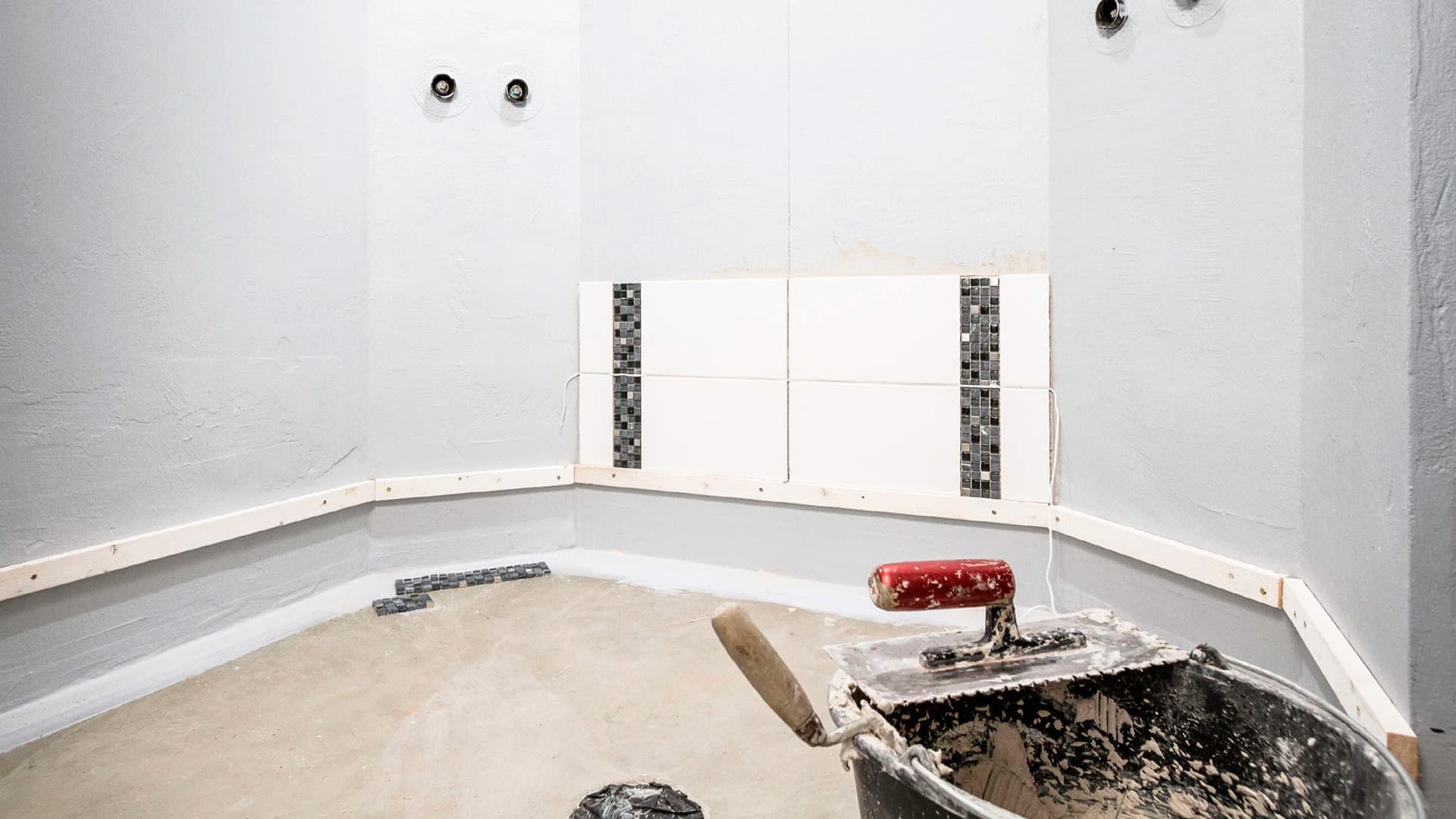 Laatoittaminen askel askeleelta