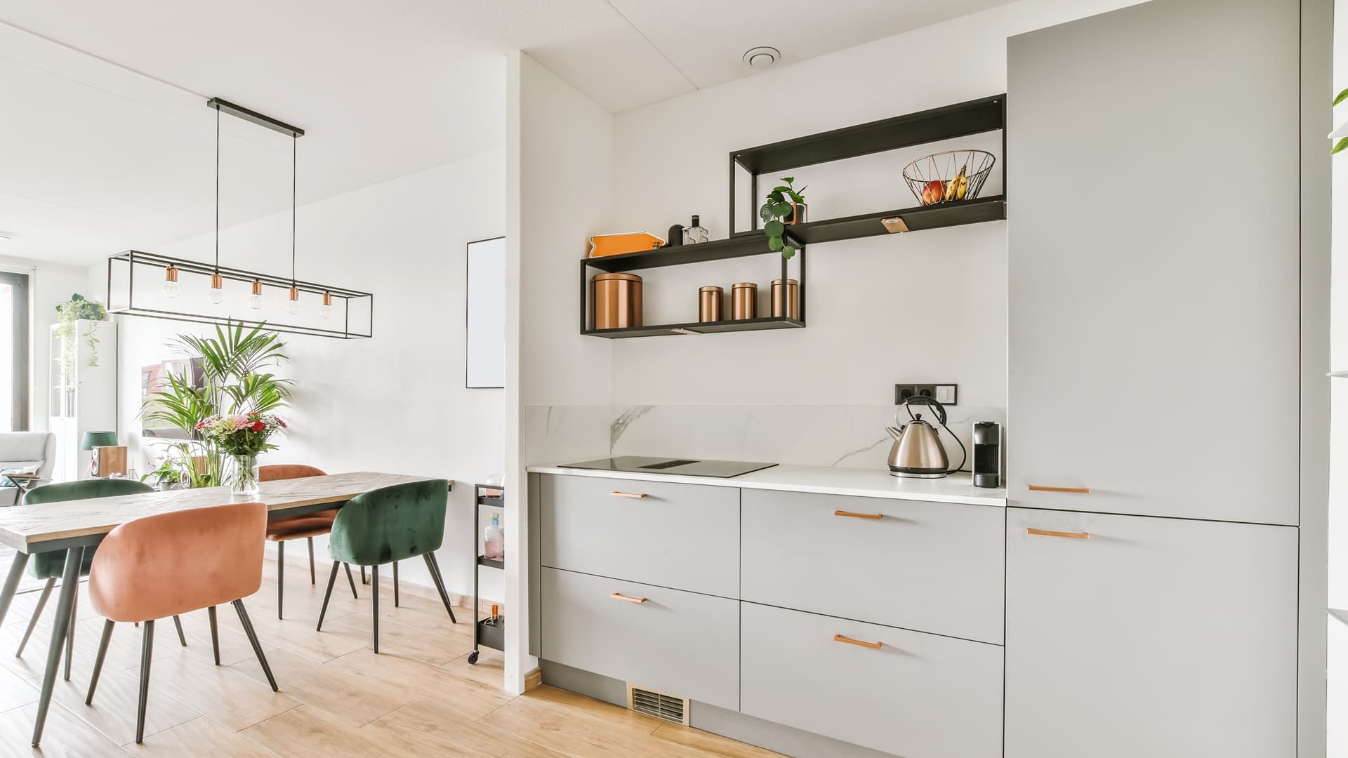 <p data-block-key="j5t7n">Pienikin tila voi olla hurmaava, kun sen tarina tulee näkyväksi. (Kuva: Envato)</p>