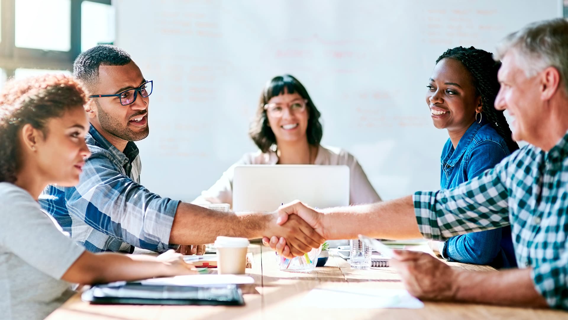 Kuka voi olla hallituksen jäsen?