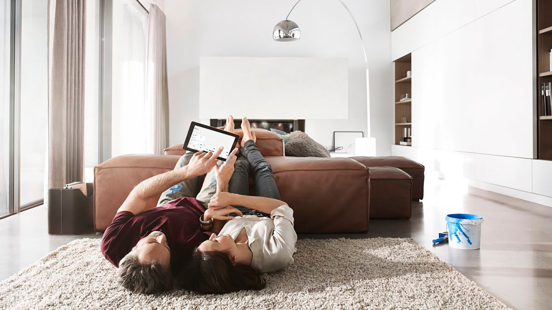 turvallisuutta-mukavuutta-ja-energiatehokkuutta-kotiautomaatiolla-ABB-1920x1080