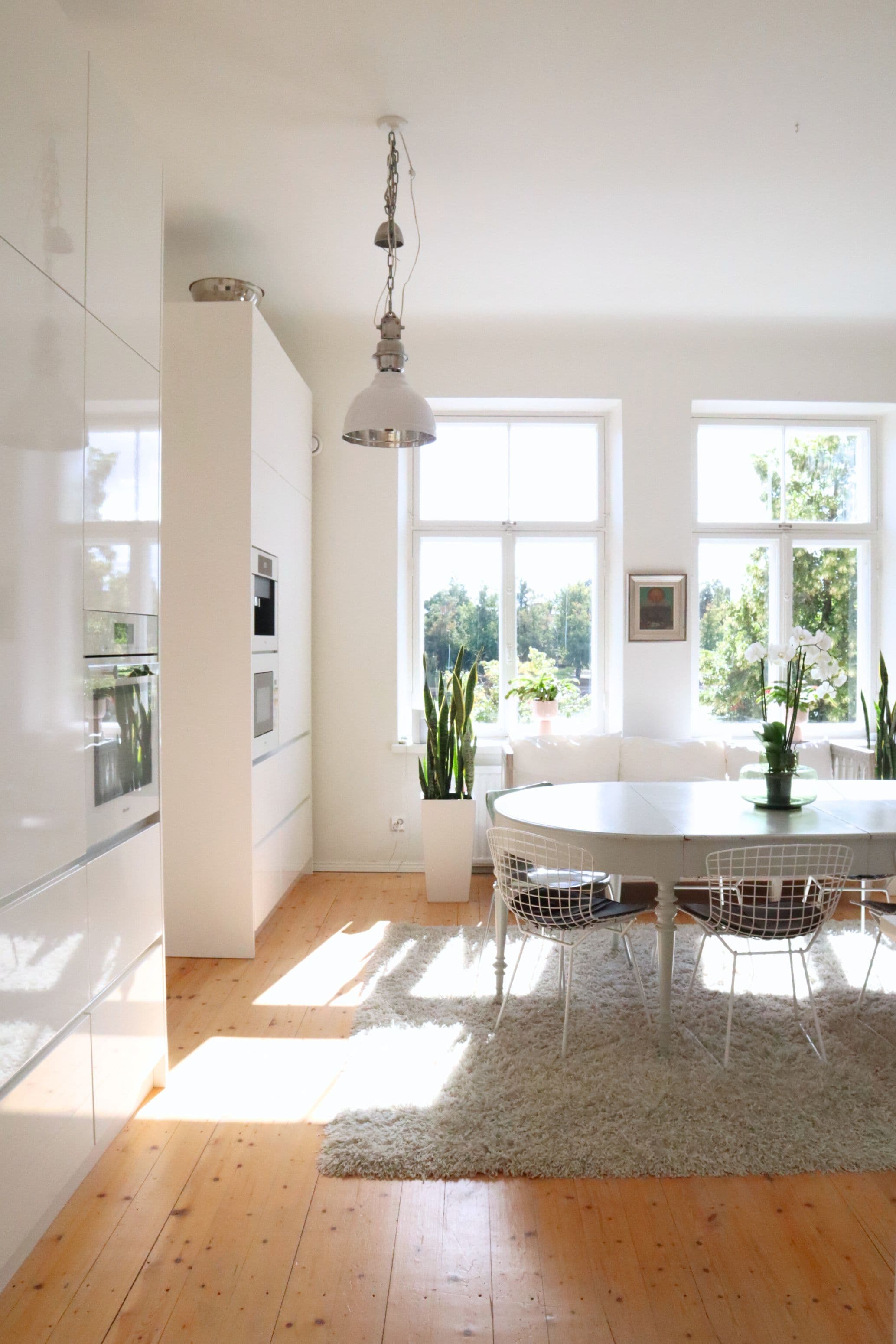 Tupakeittiö nykyaikaisella twistillä hurmaavin huone